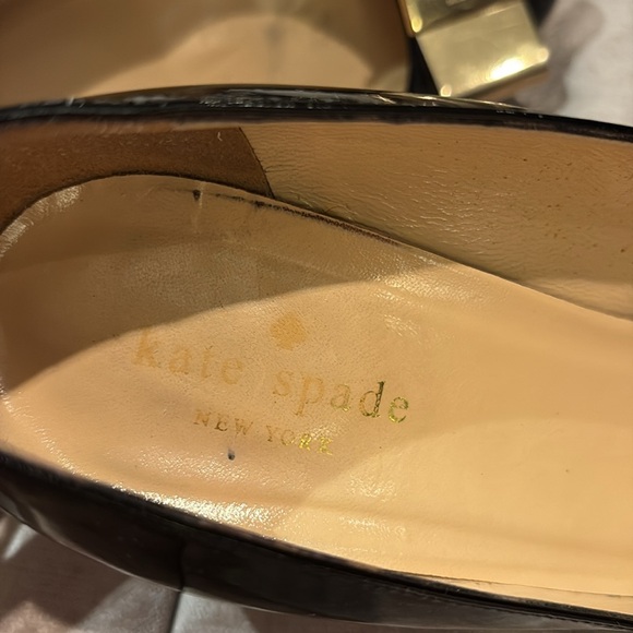 Kate Spade Black & Gold Heels with Elegant Design size 7 Carolina Shoes Heels